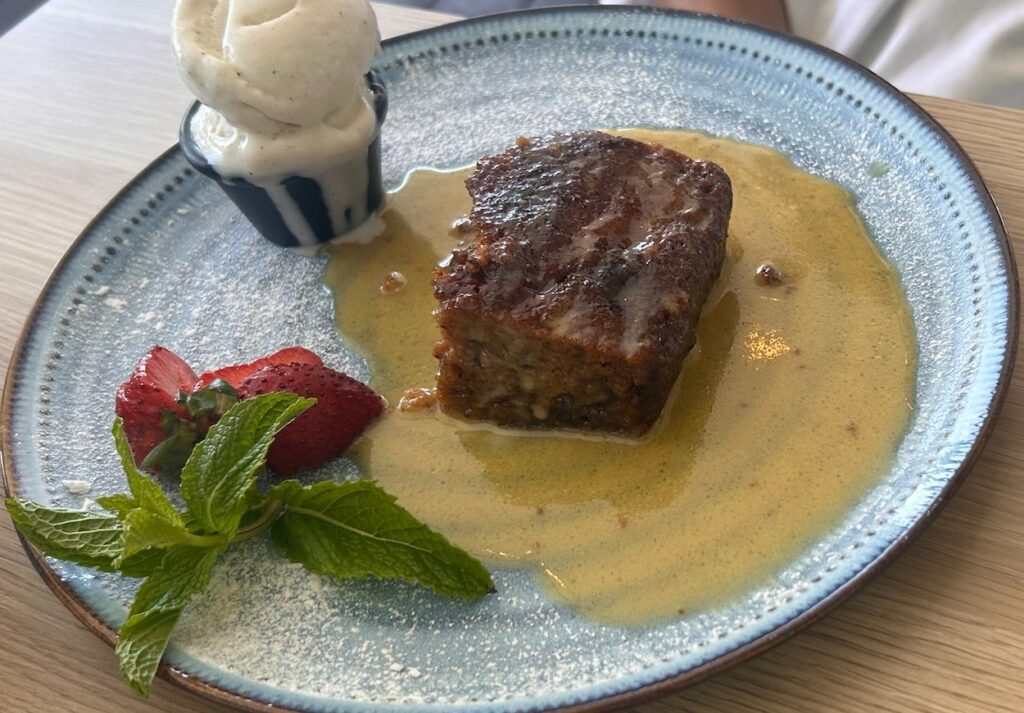 ヌーサのカフェで頼んだデザート